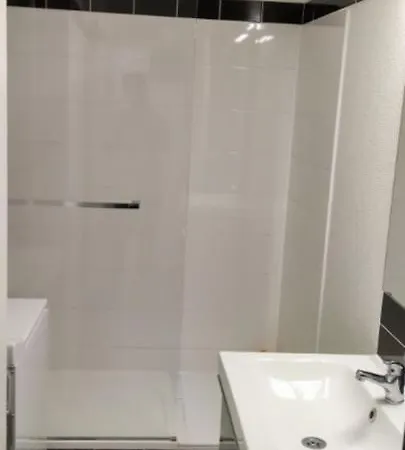 Nice Flat 5min From The Beach Apartment