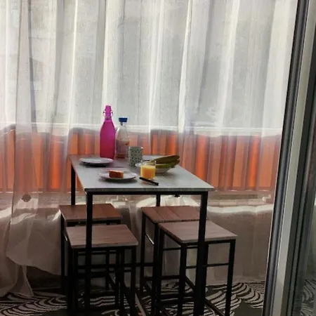 Apartment Nice Flat 5min From The Beach